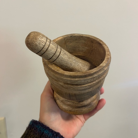 Wooden Mortar and Pestle-Decoration - Picture 1 of 3